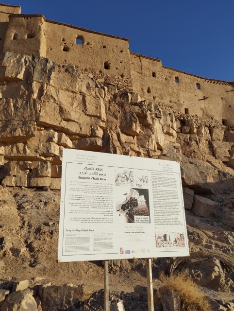 Restauration d'un Agadir qui jouxte Akka