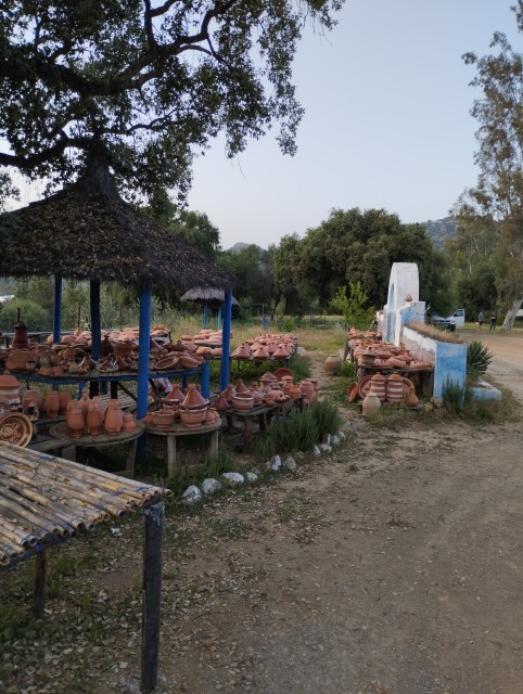 Stand extérieur de poterie