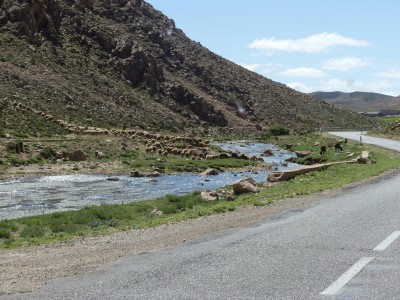 Une rivière, enfin de l'eau